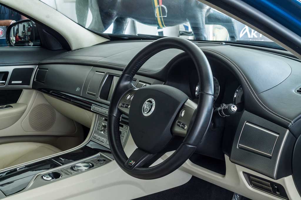 Jaguar XFR steering wheel