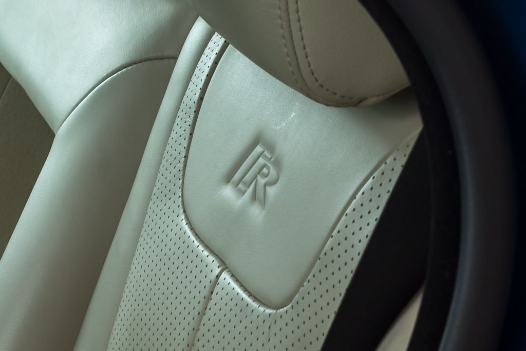 Jaguar XFR model and badging5