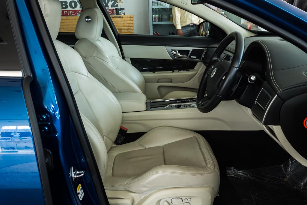 Jaguar XFR front seat