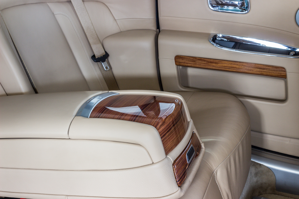 Rolls Royce Ghost Hand Rest
