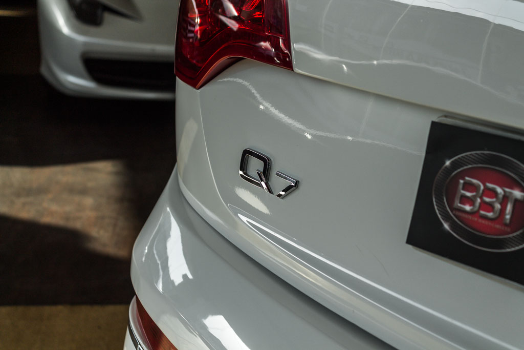 Audi Q7 model and badging