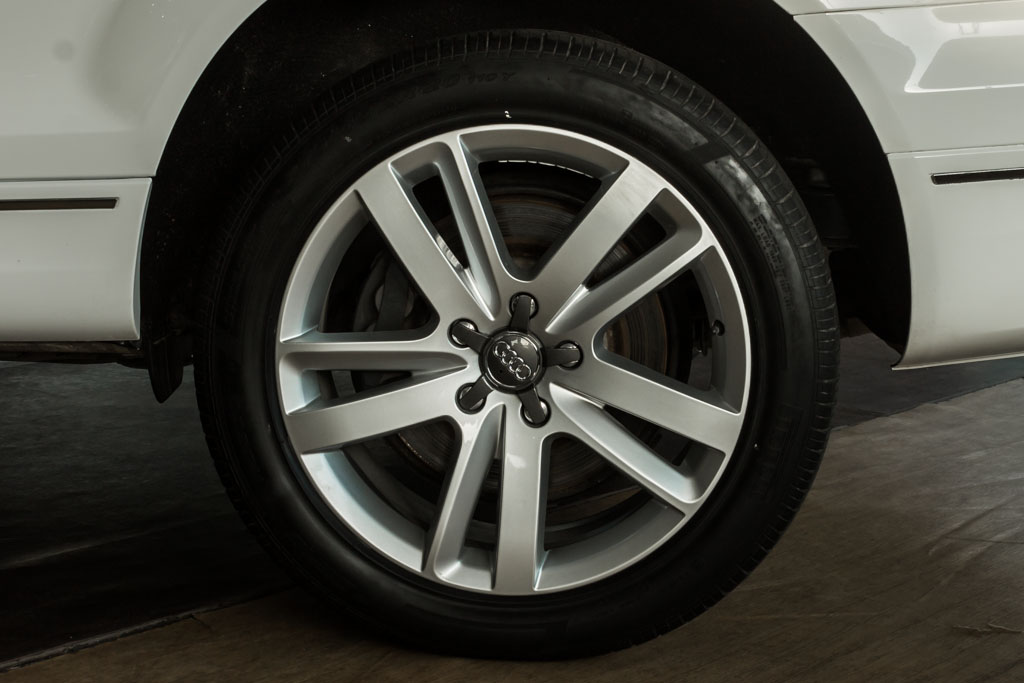 Audi Q7 wheel