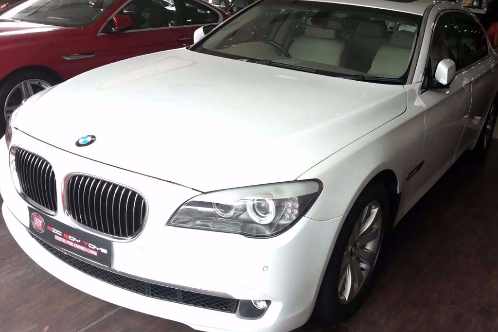 BMW 740Li front left side view