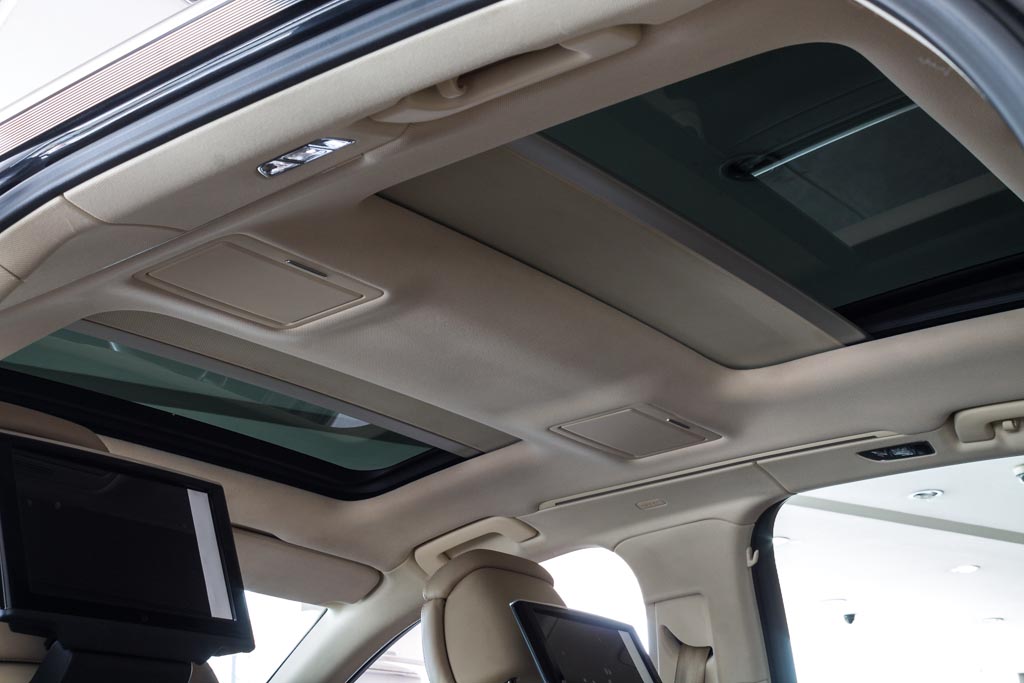 Audi A8 L sunroof