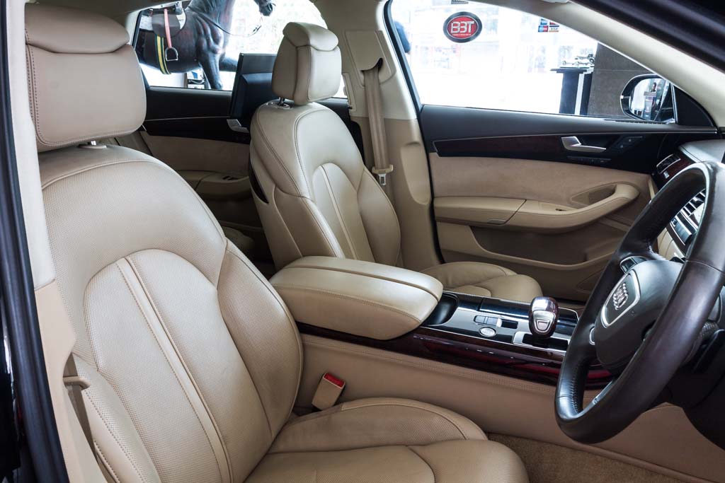 Audi A8 L front seats