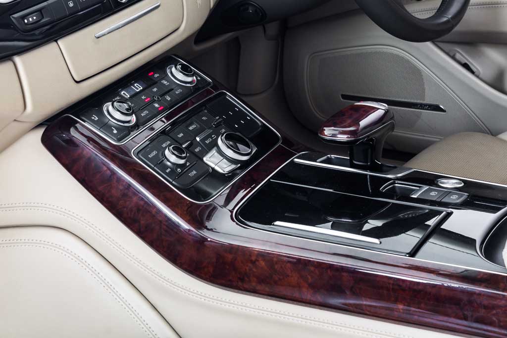 Audi A8 L center console