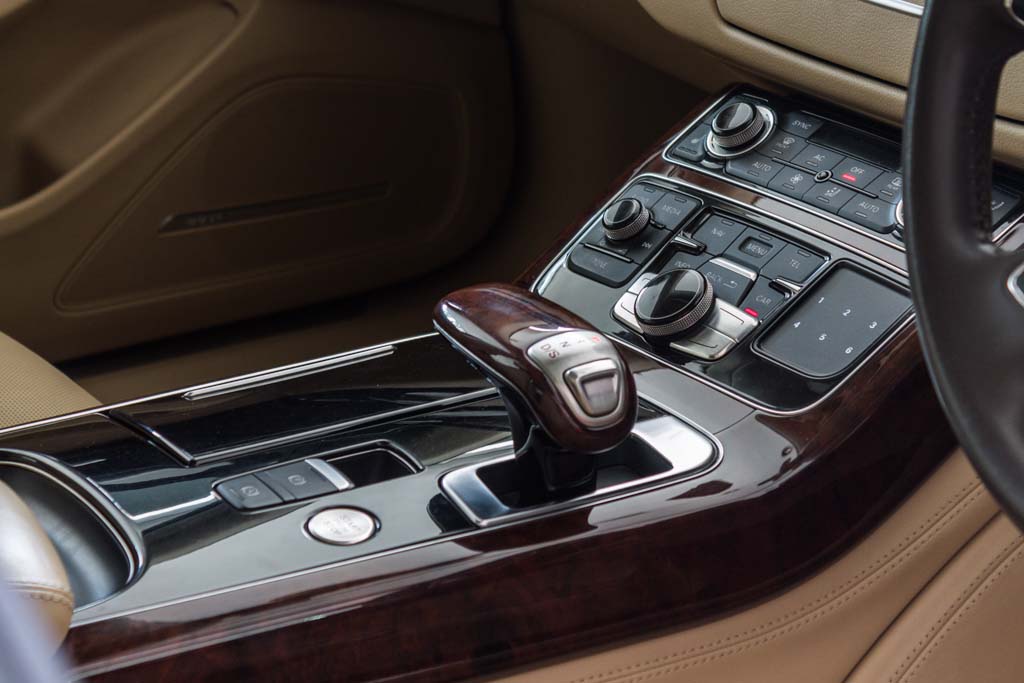 Audi A8 L gear shifter