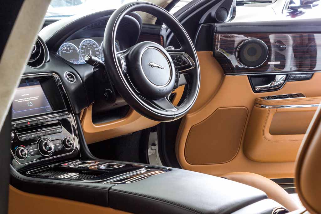 Jaguar XLJ Steering wheel