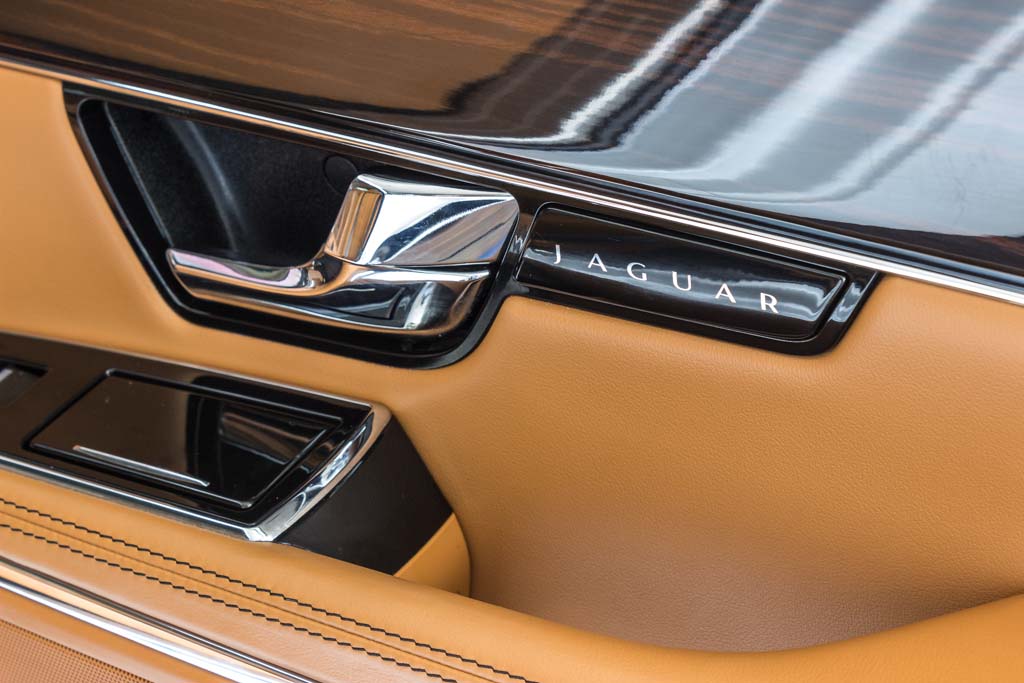 Jaguar XLJ door controls