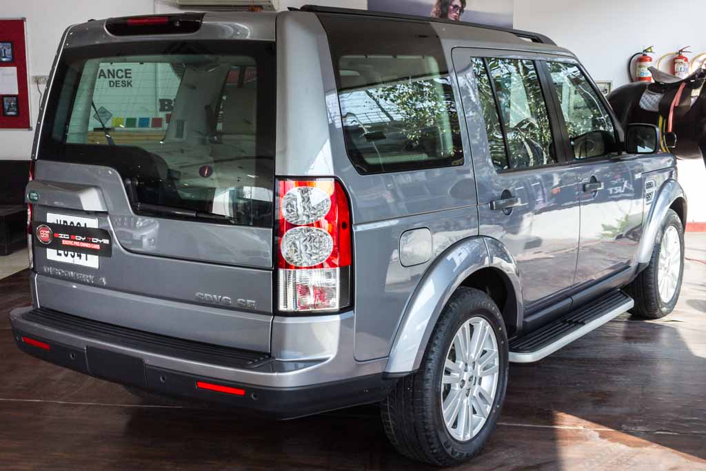 Land Rover Discovery 4 SE Rear right side