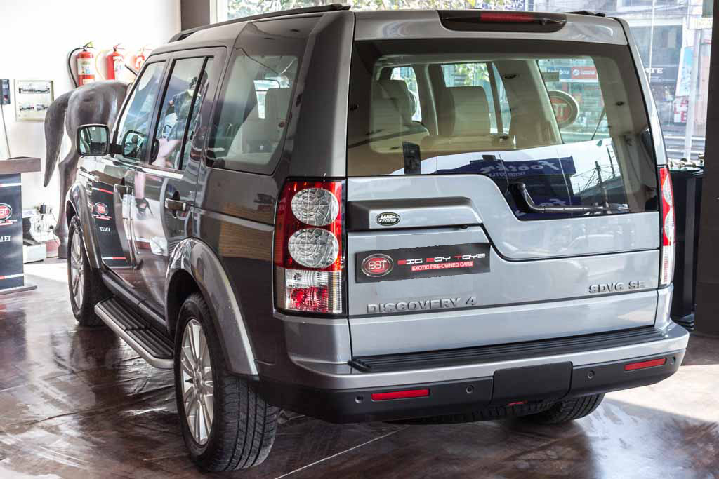 Land Rover Discovery 4 SE Rear left side