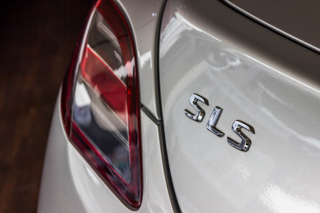 Mercedes- Benz SLS AMG tail light