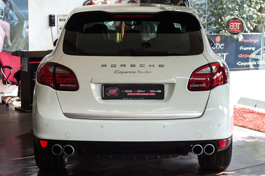 Porsche Cayenne Turbo Rear view