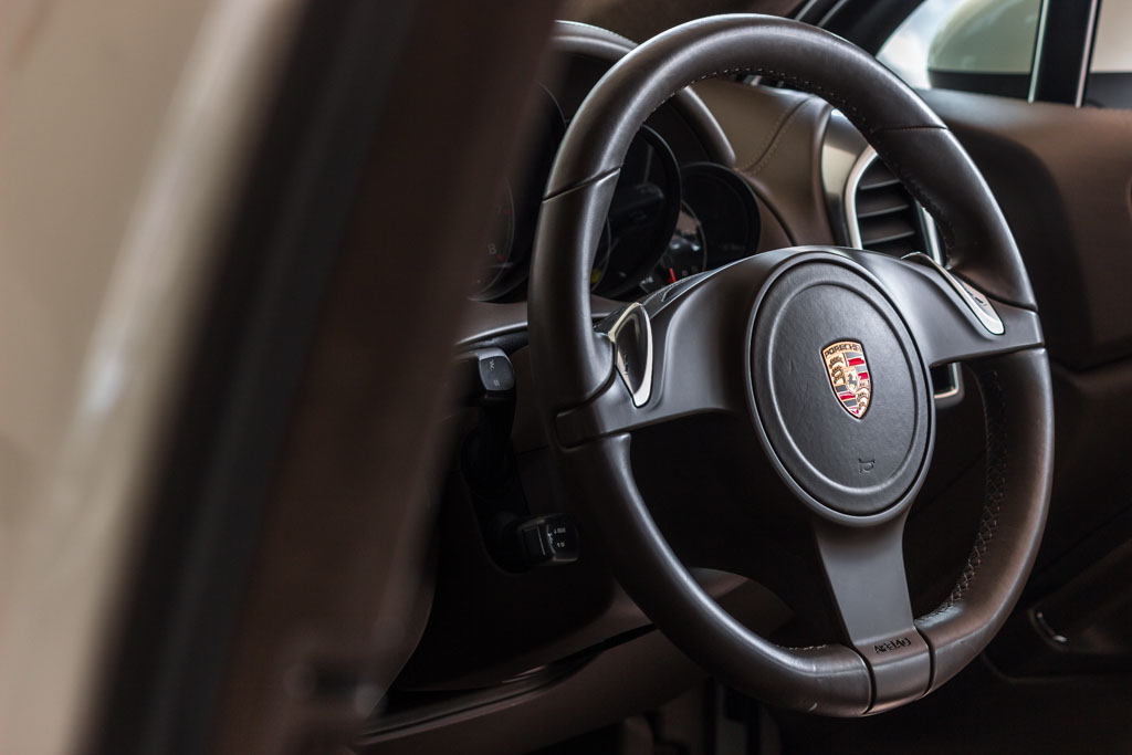 Porsche Cayenne Turbo Steering wheel