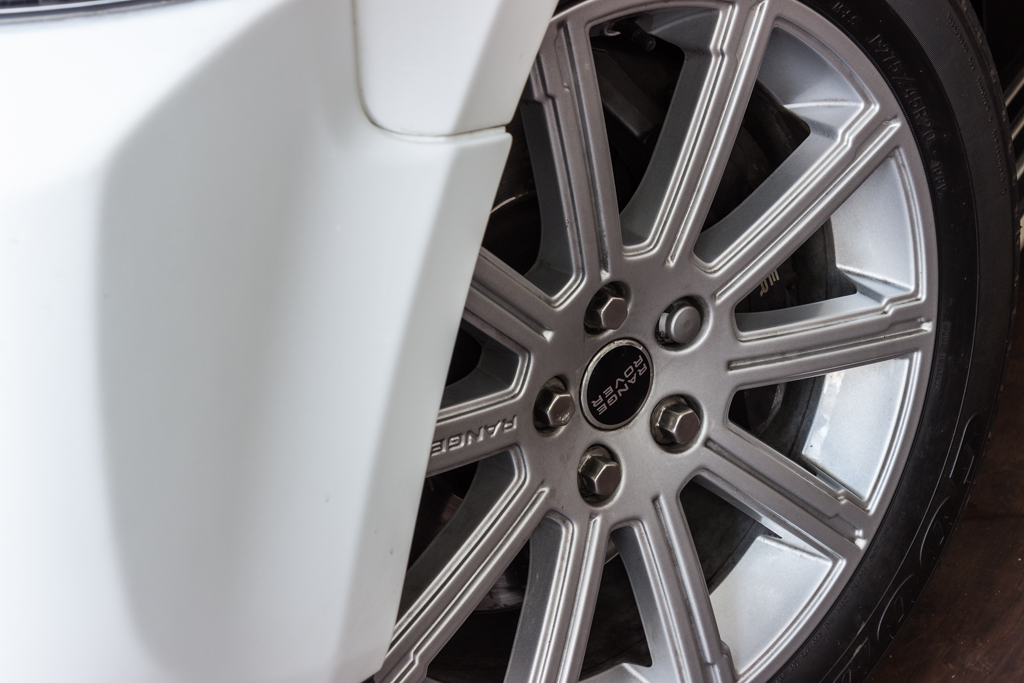 Range Rover Vogue SE wheel