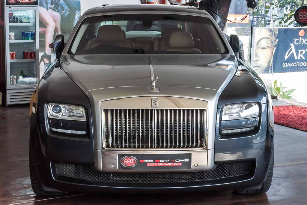 Rolls Royce Ghost front view