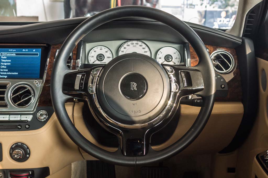 Rolls Royce Ghost steering wheel