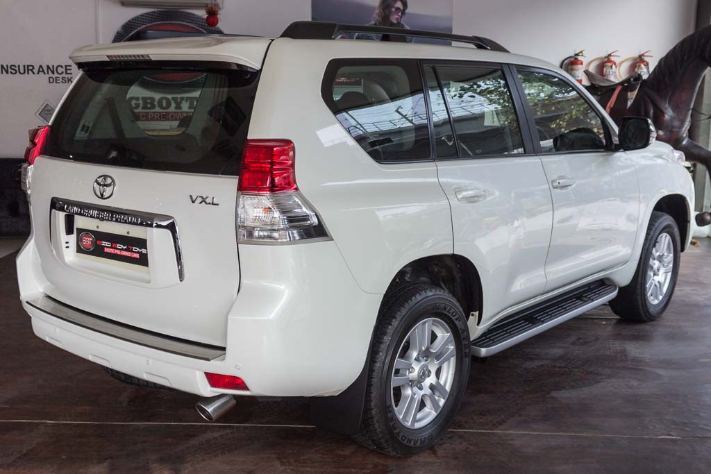 Toyota LandCruiser Prado VXL Rear right side