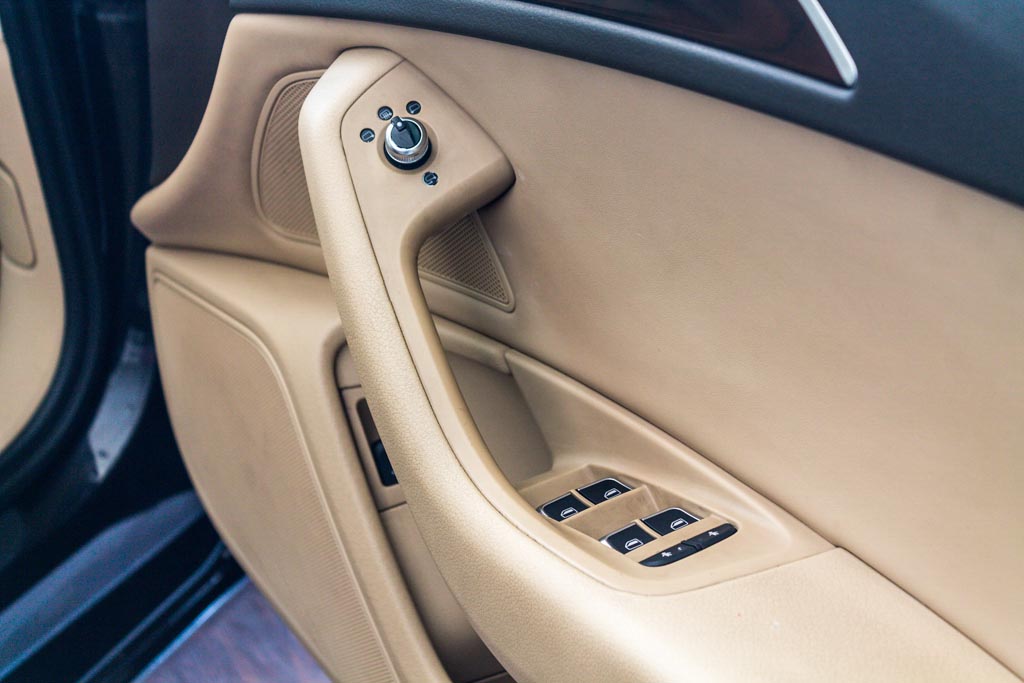 Audi A6 window adjustment control 1