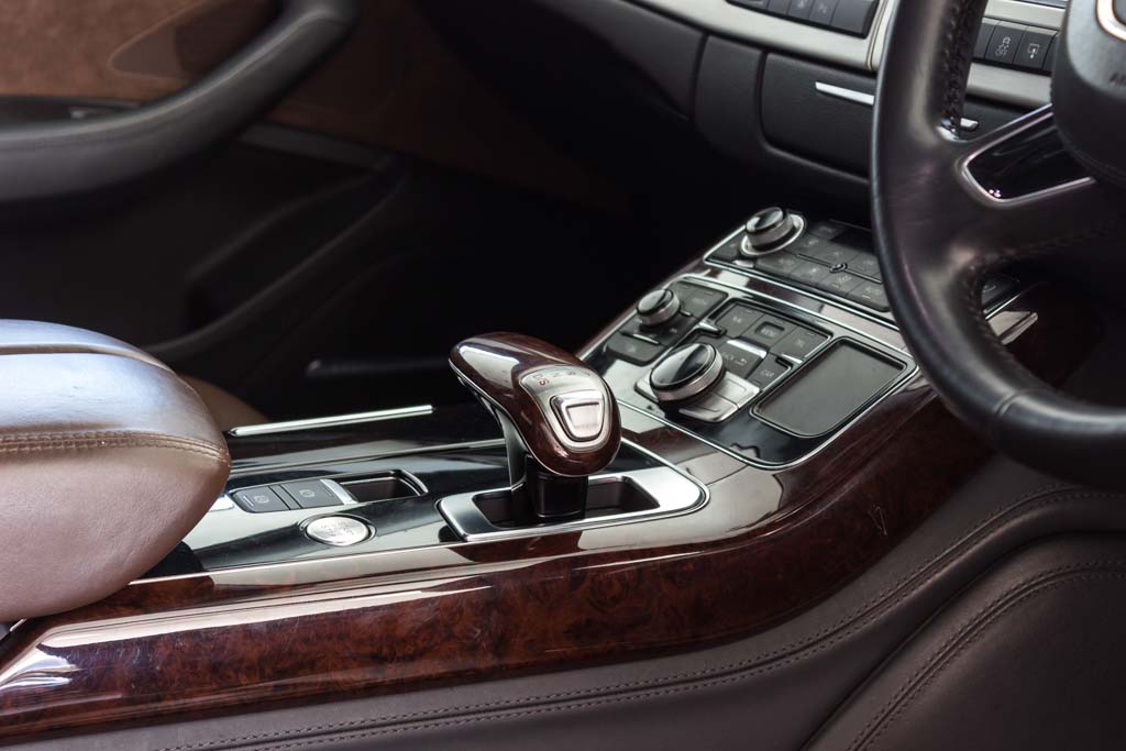 Audi A8 L gear shifter