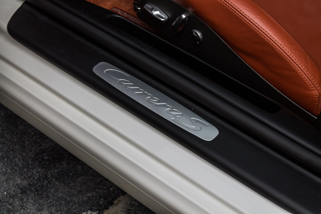 Porsche 911 Carrera S model and badging 4