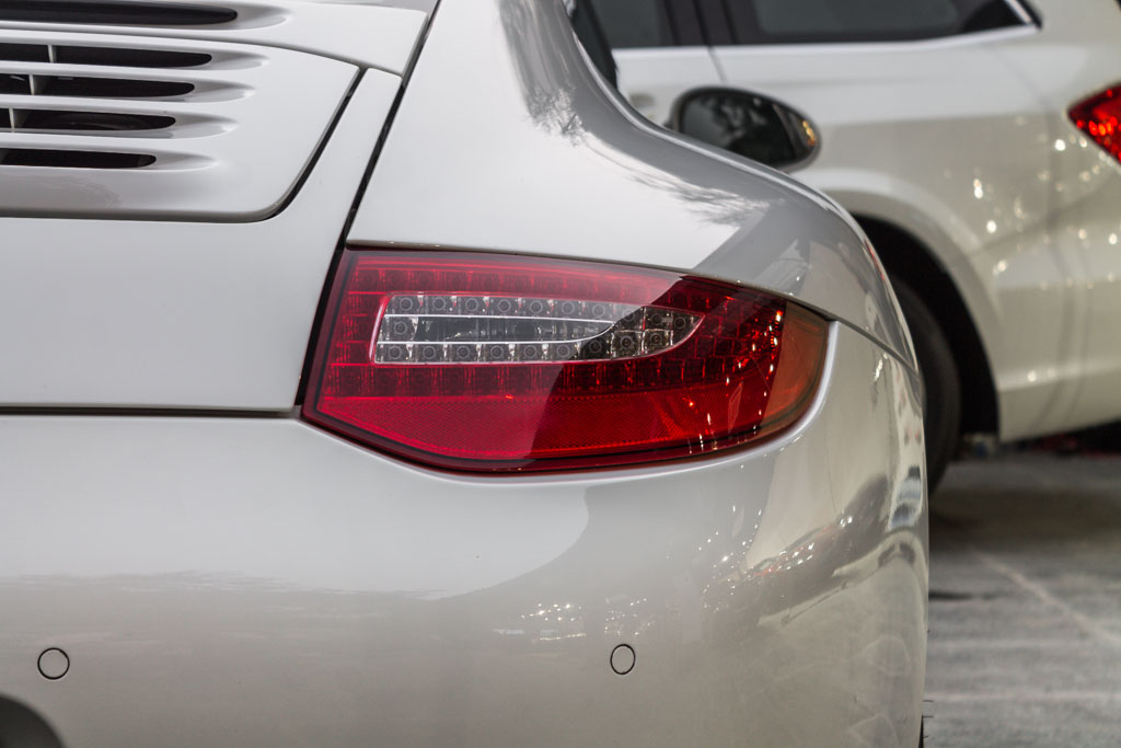 Porsche 911 Carrera S taillight right