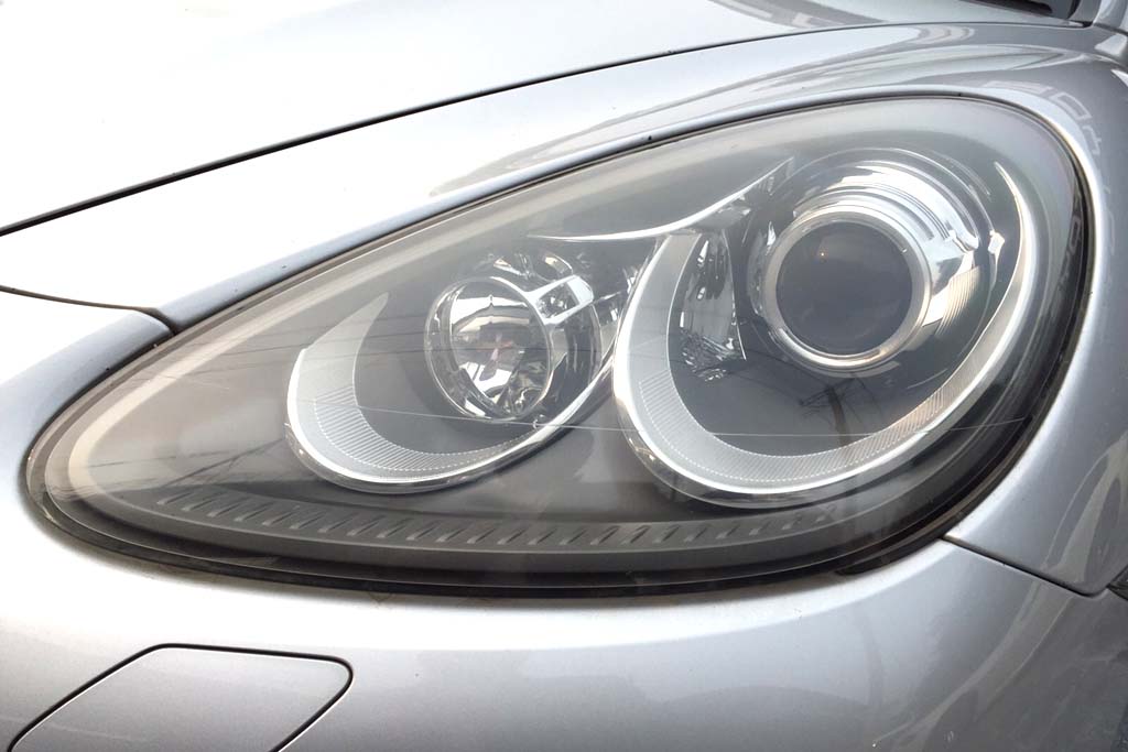 Porsche Cayenne S headlight