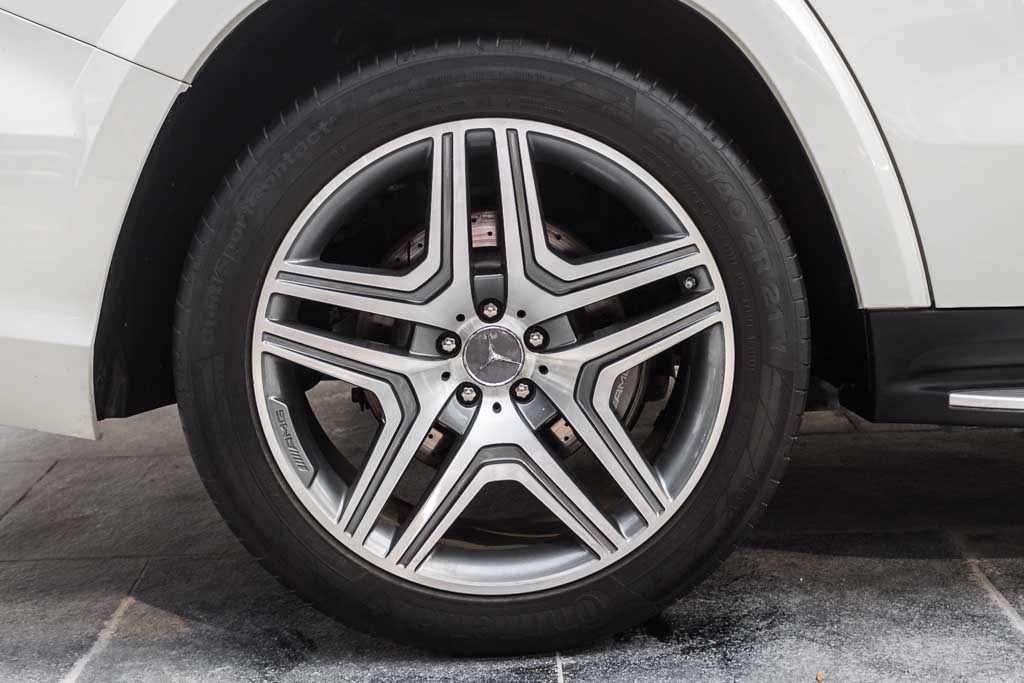 Mercedes-Benz GL 63 AMG wheel