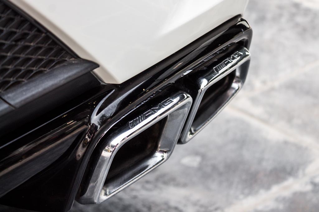 Mercedes-Benz GL 63 AMG exha