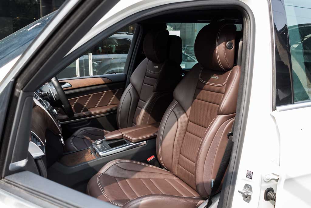 Mercedes-Benz GL 63 AMG interior