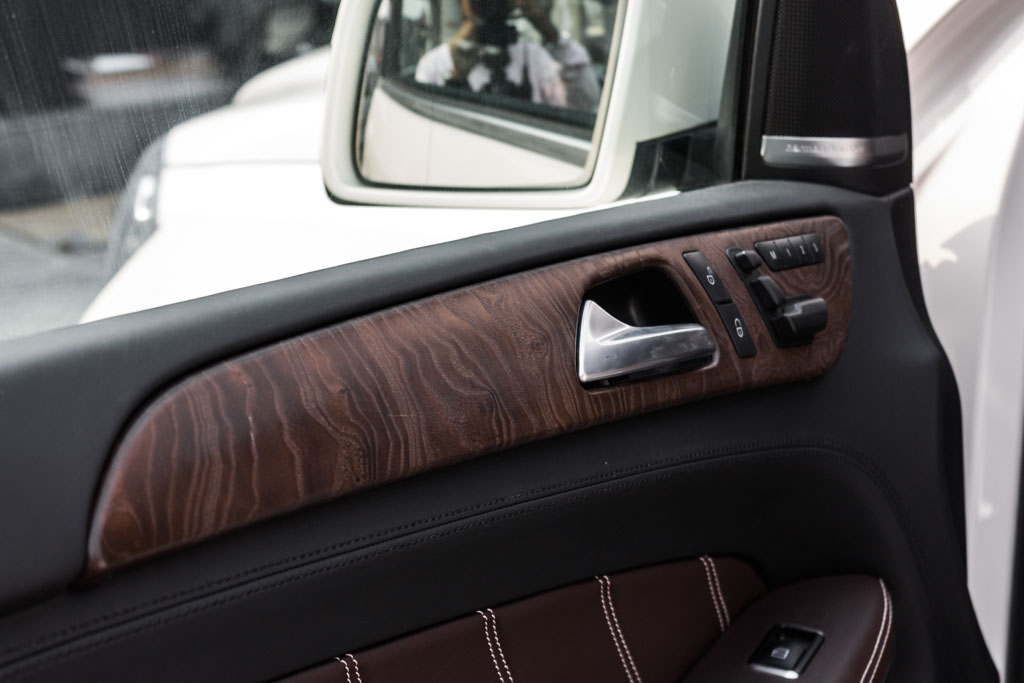 Mercedes-Benz GL 63 AMG door controls