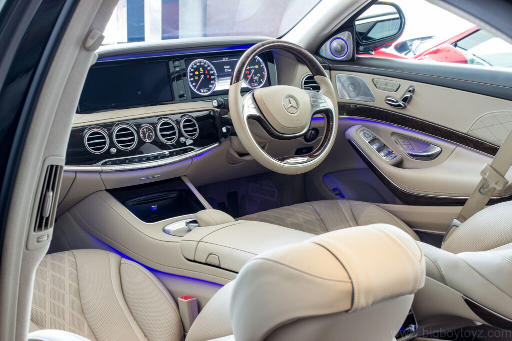 Mercedes-Benz S514 interior