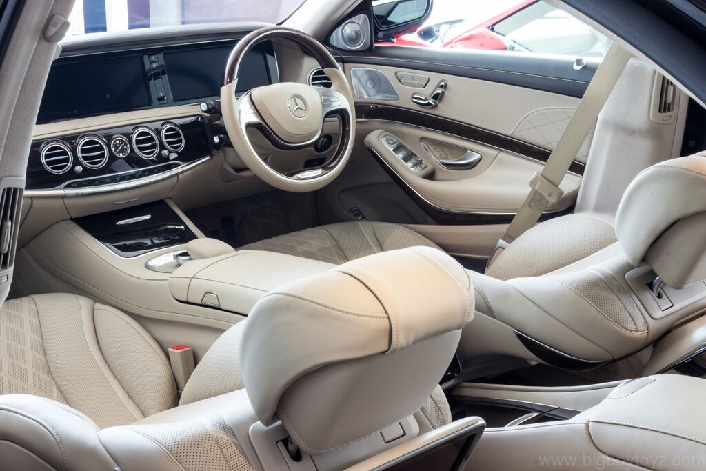 Mercedes-Benz S511 interior