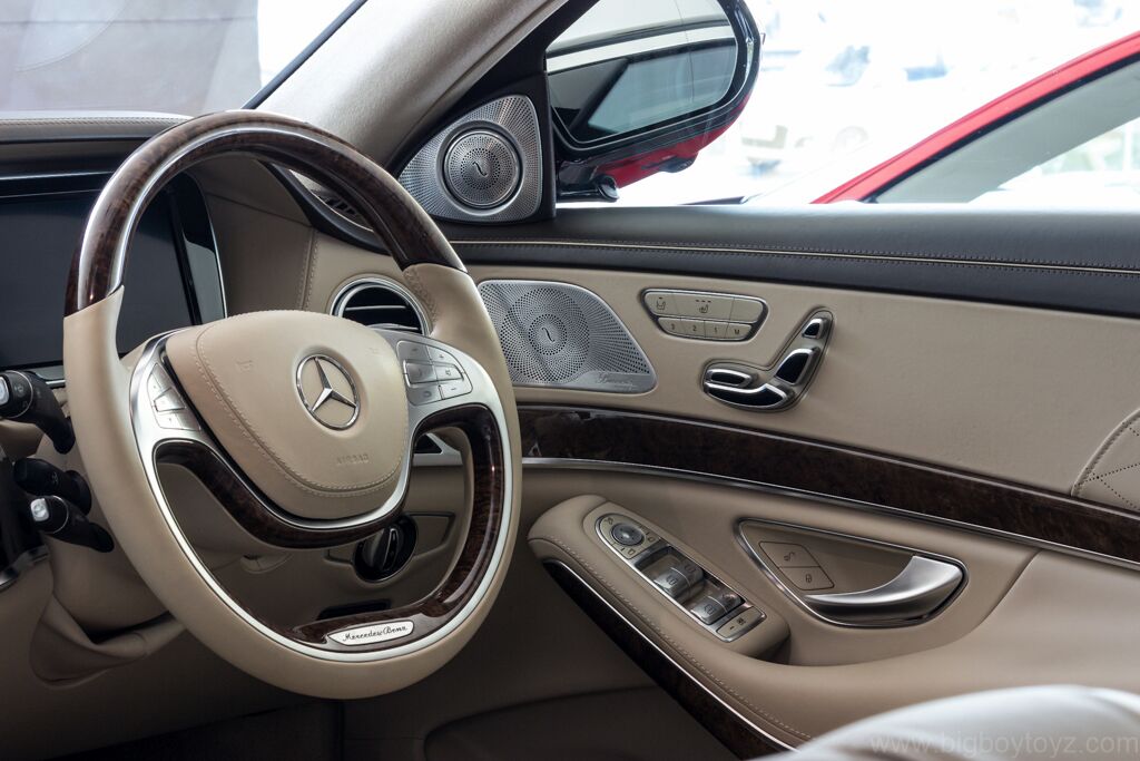 Mercedes-Benz S508 steering wheel