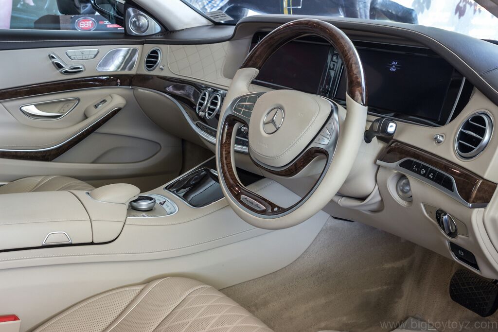 Mercedes-Benz S509 dashboard