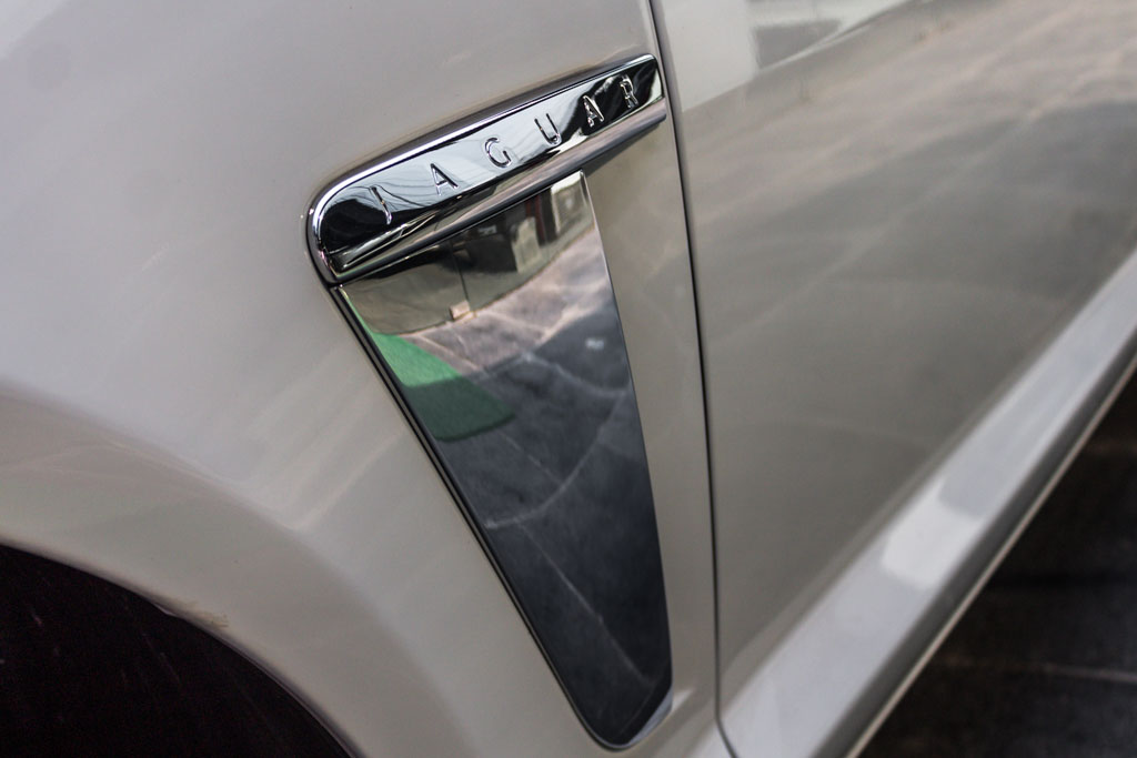 Jaguar XF model and badging 1