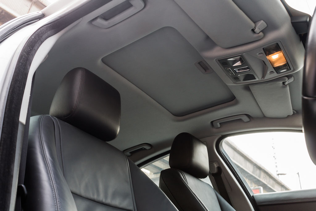 Jaguar XF sunroof 2