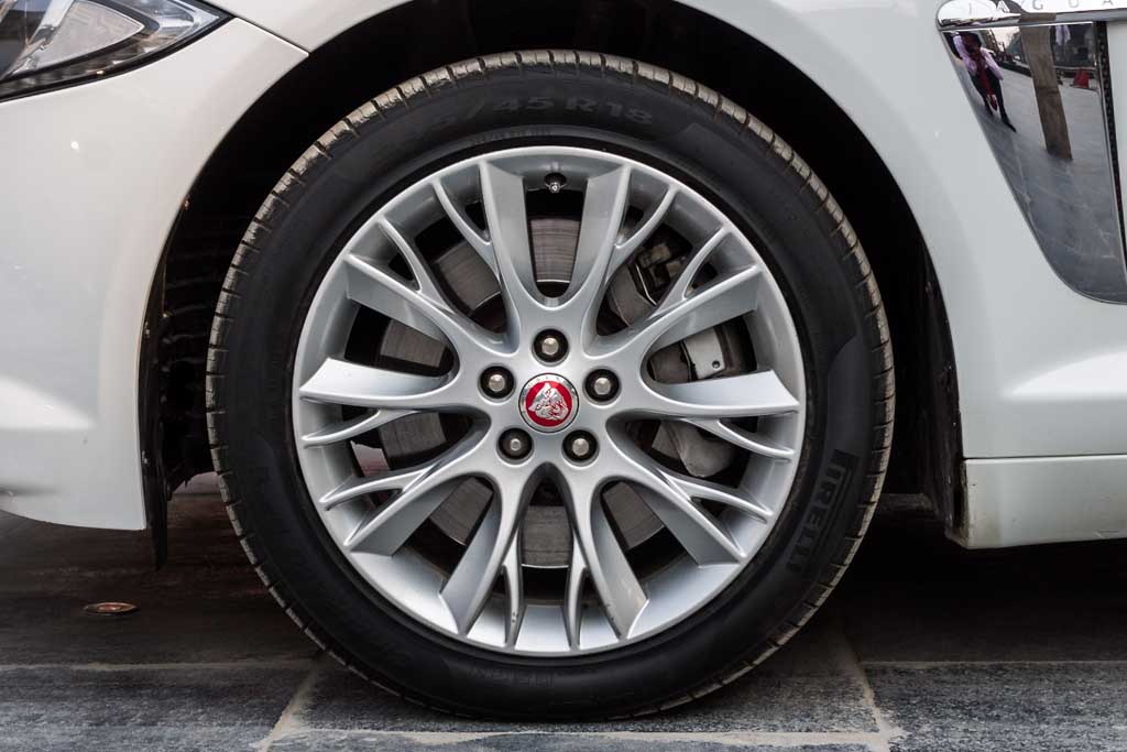 Jaguar XF wheel