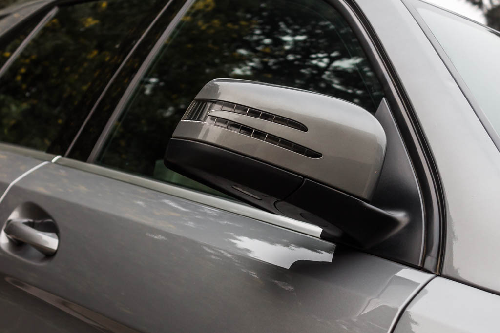 Mercedes-Benz ML350 CDI 4Matic side mirror