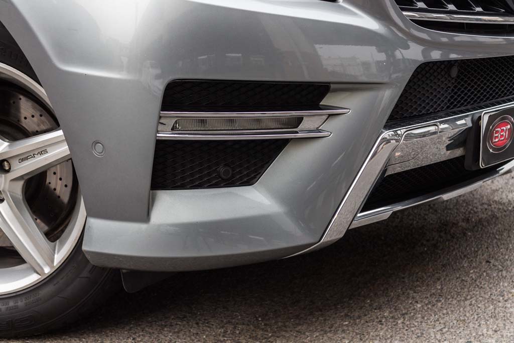 Mercedes-Benz ML350 CDI 4Matic grille