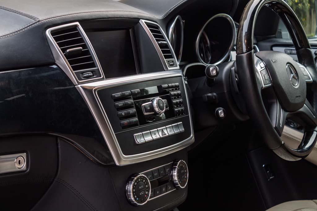 Mercedes-Benz ML350 CDI 4Matic infotainment system