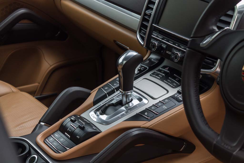 Porsche Cayenne Turbo gear shifter