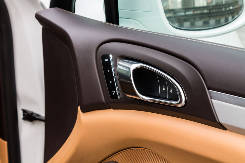 Porsche Cayenne Turbo door opener