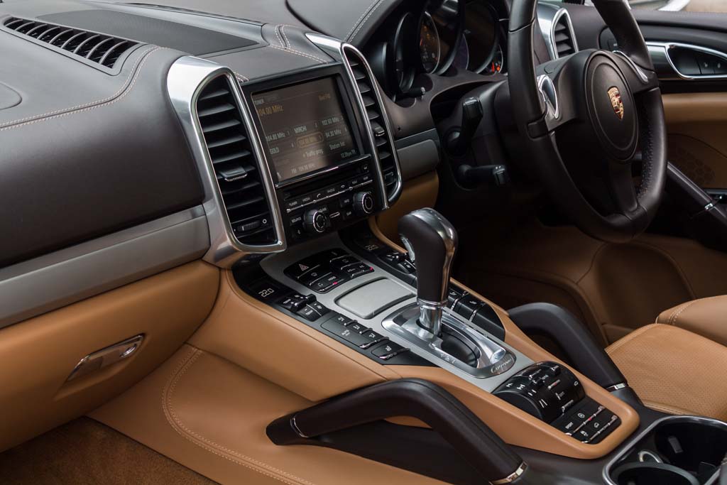 Porsche Cayenne Turbo navigation and infotainment system 1