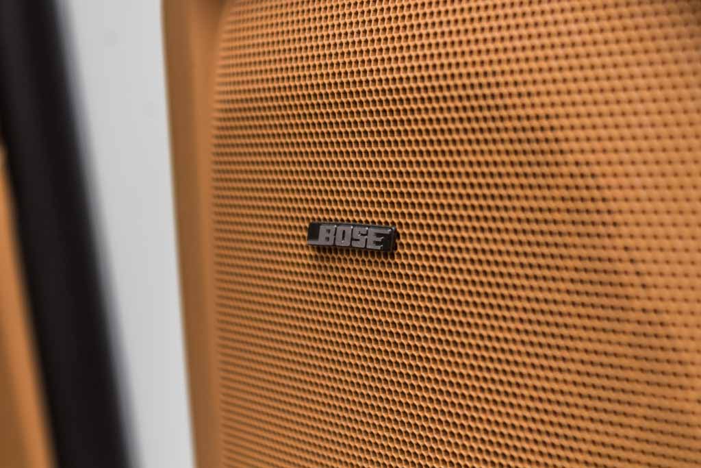 Porsche Cayenne Turbo speakers