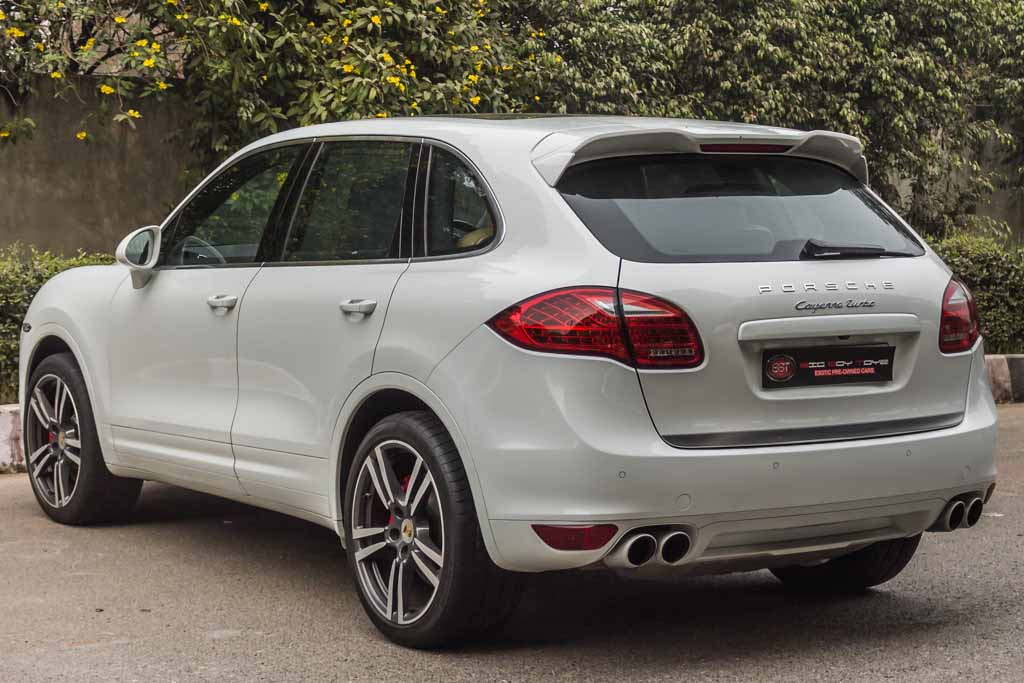 Porsche Cayenne Turbo rear left view