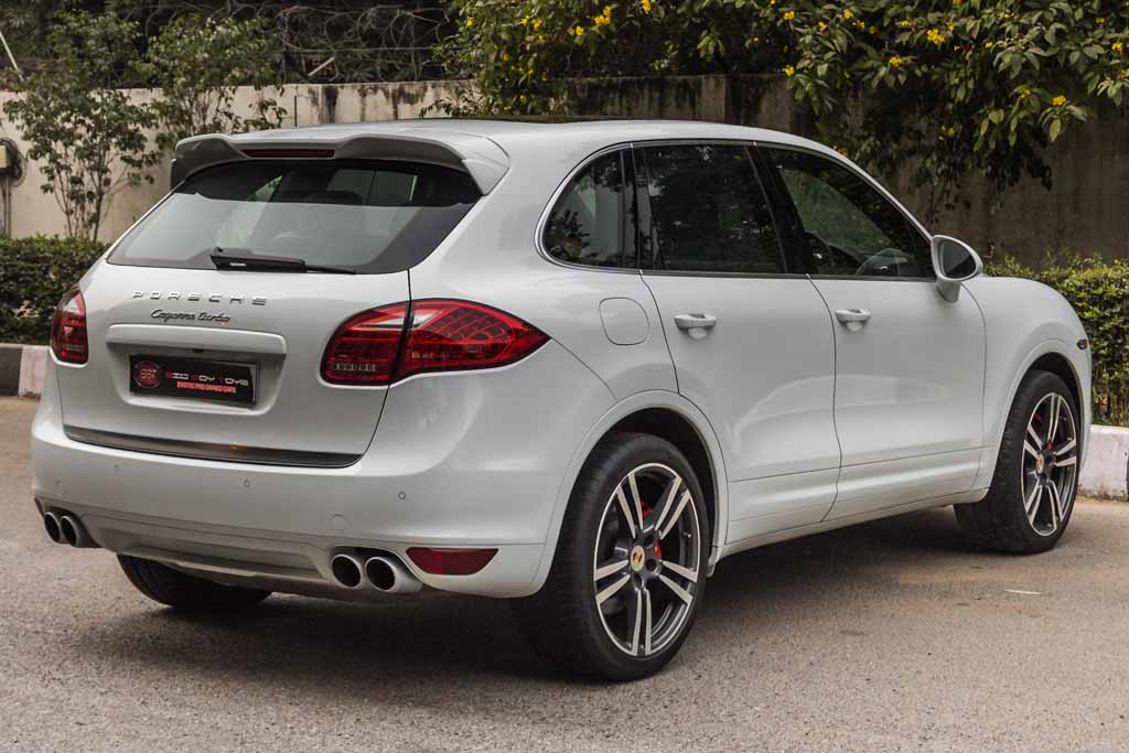 Porsche Cayenne Turbo rear right view