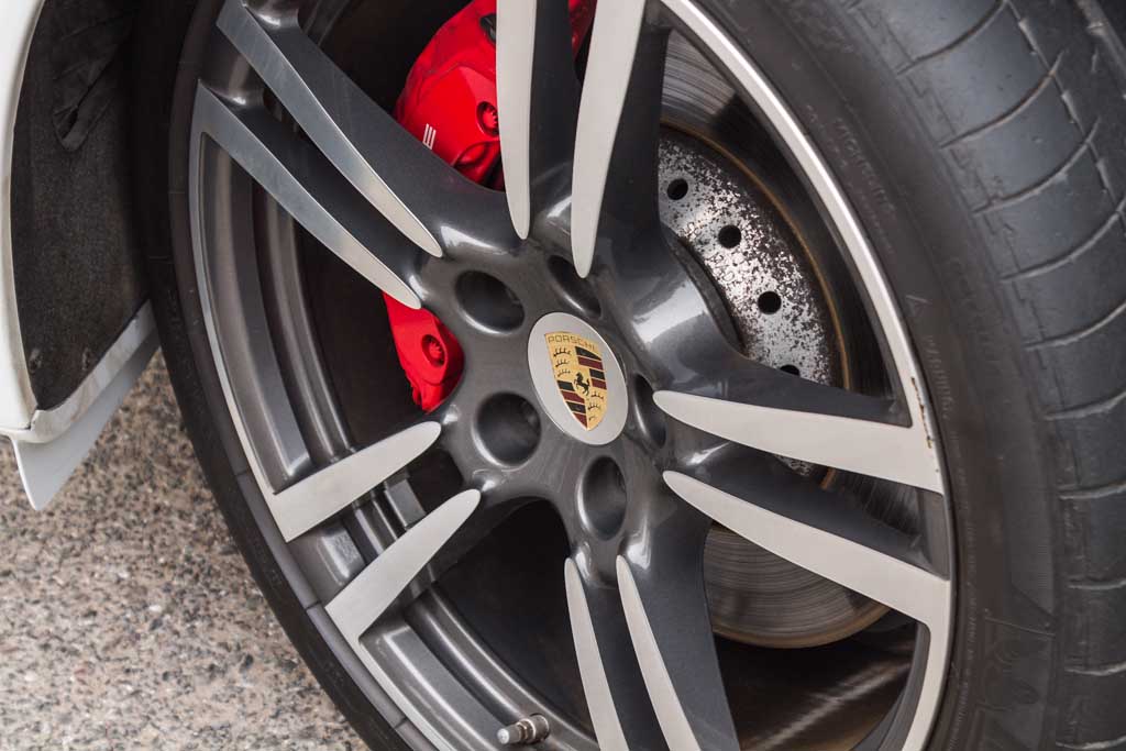 Porsche Cayenne Turbo wheel 1