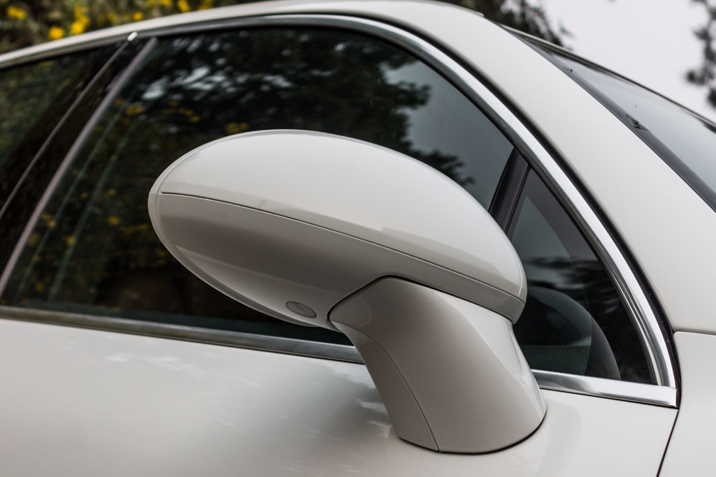 Porsche Cayenne Turbo side mirror
