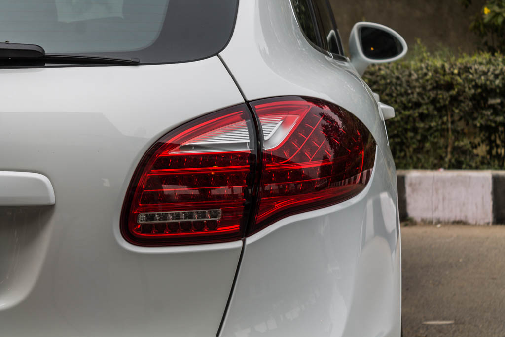 Porsche Cayenne Turbo taillight